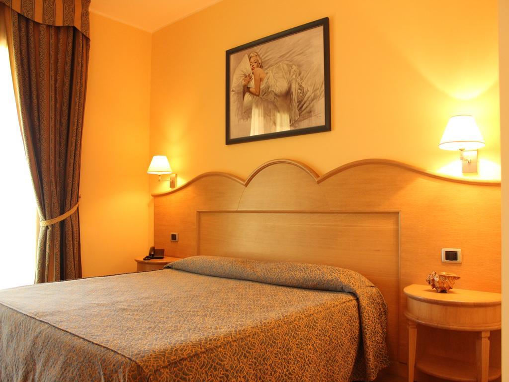 Blu Tropical Resort Zambrone Δωμάτιο φωτογραφία