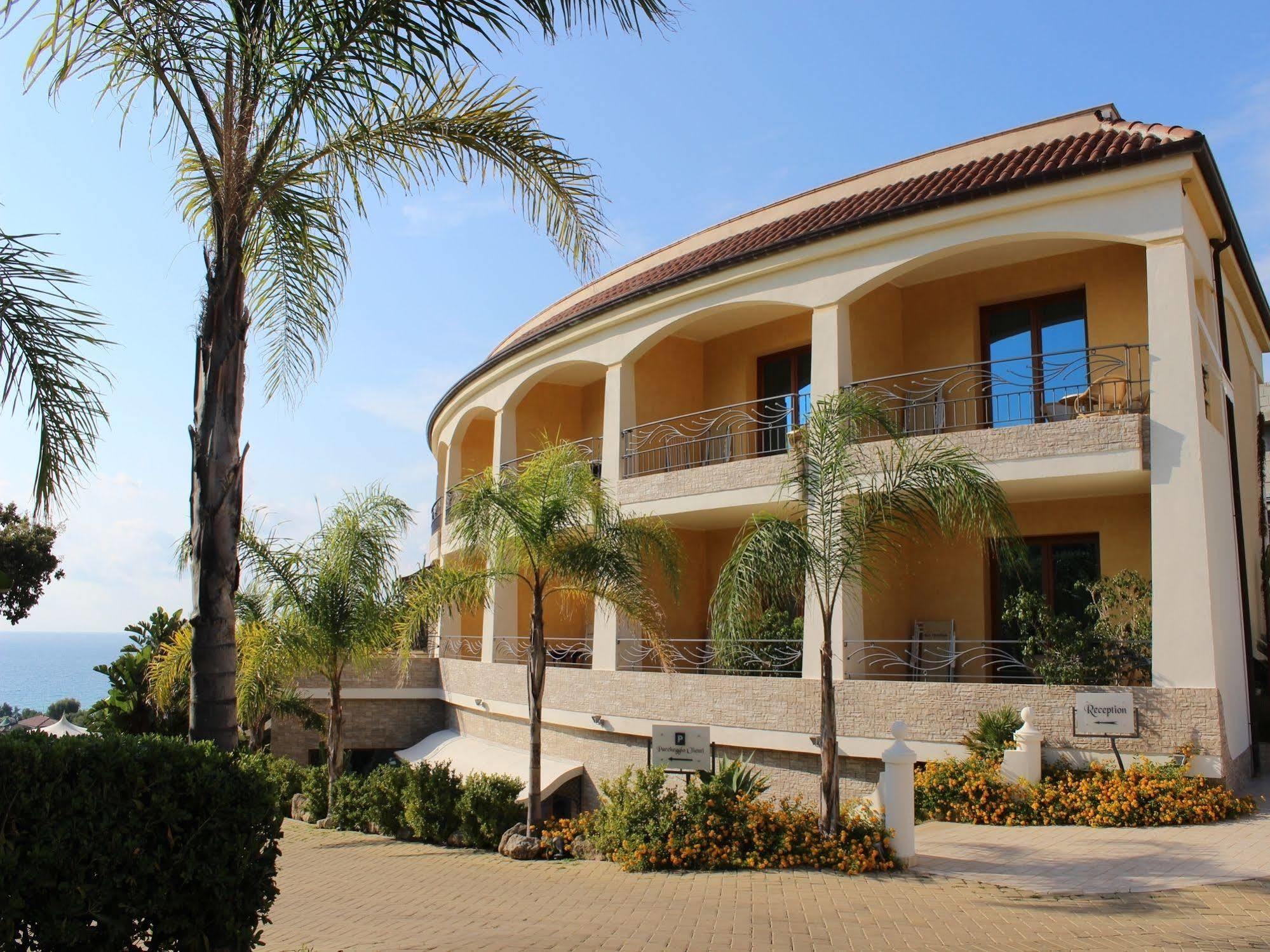 Blu Tropical Resort Zambrone Εξωτερικό φωτογραφία