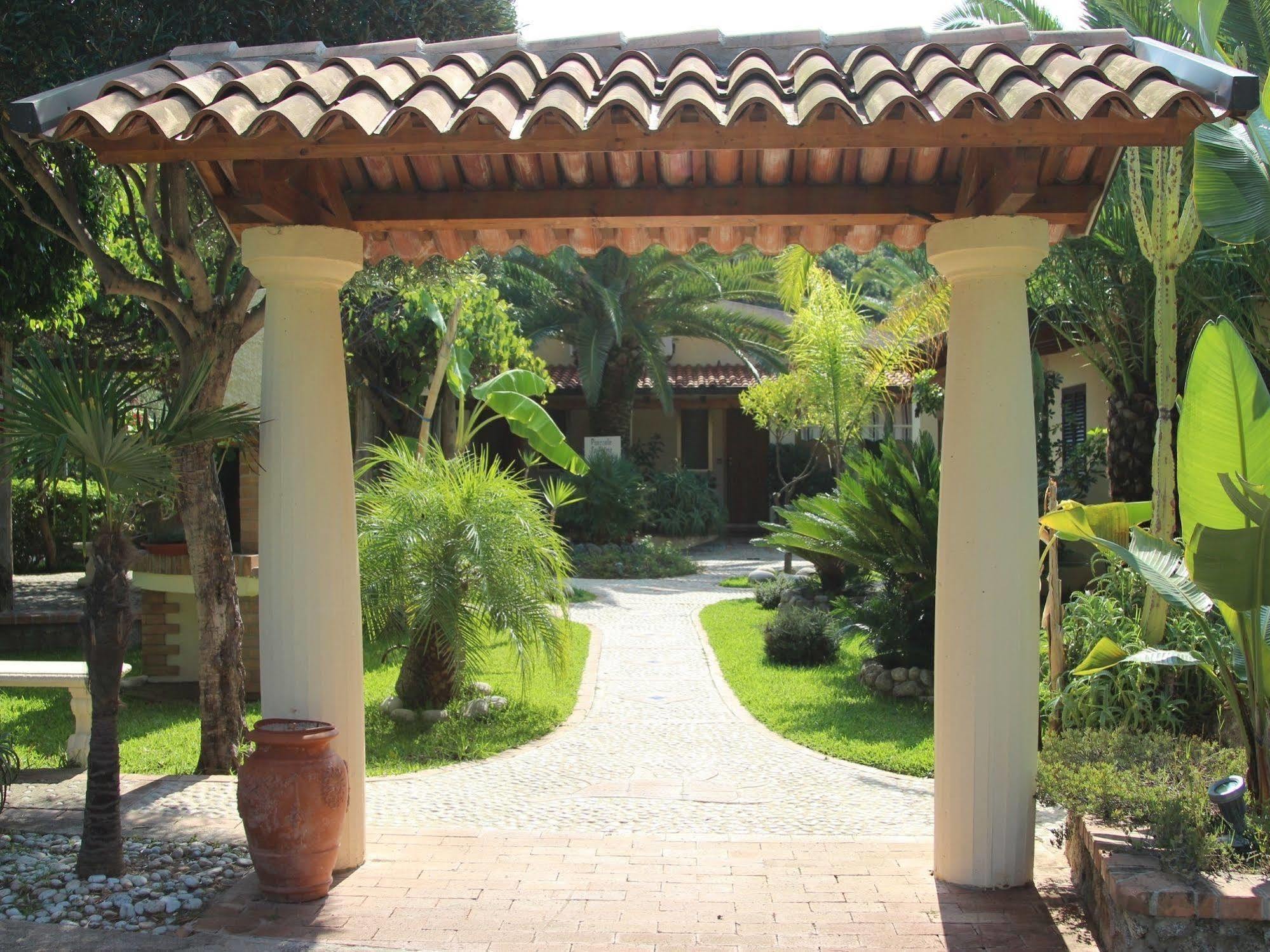 Blu Tropical Resort Zambrone Εξωτερικό φωτογραφία